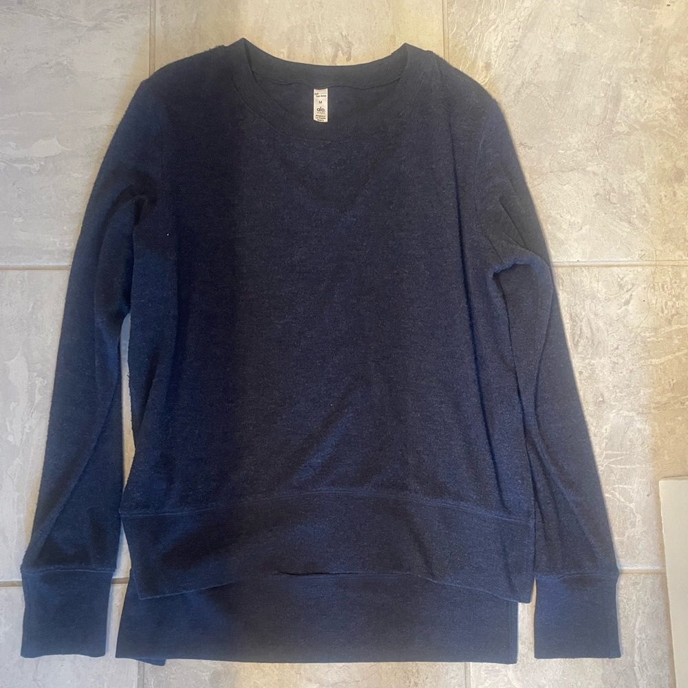 Alo Yoga Glimpse Side Split Hem Pullover Sweatshirt Navy Blue Size Medium